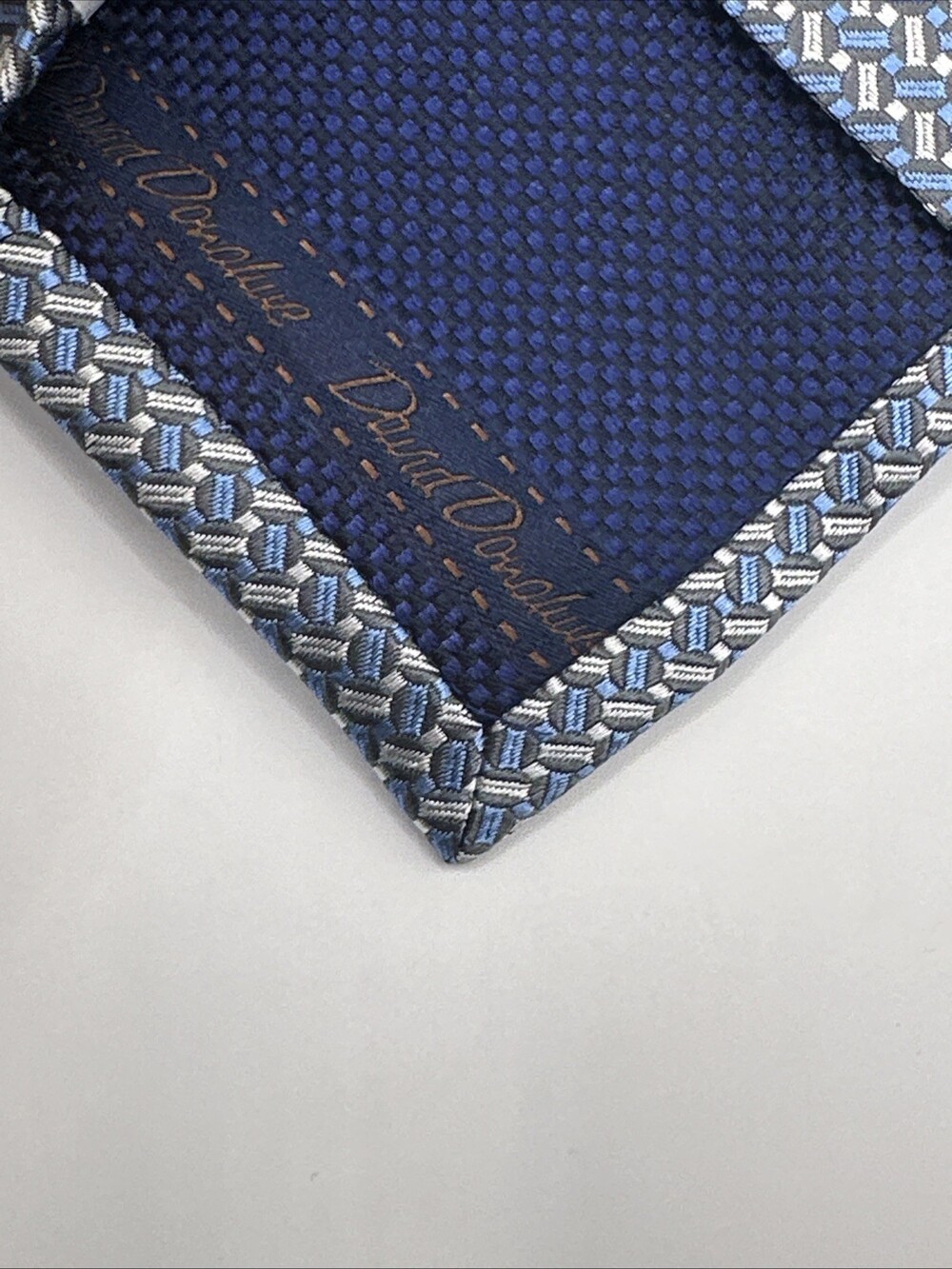 NWT David Donahue Blue Geometric Necktie Tie Silk Italy USA Medallion Blue Woven - Picture 9 of 9